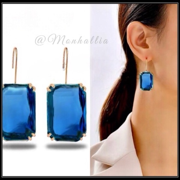 14K GOLD MEGA EMERALD CUT SIMULATED DARK BLUE TOPAZ CUSHION EARRINGS - Picture 5 of 5